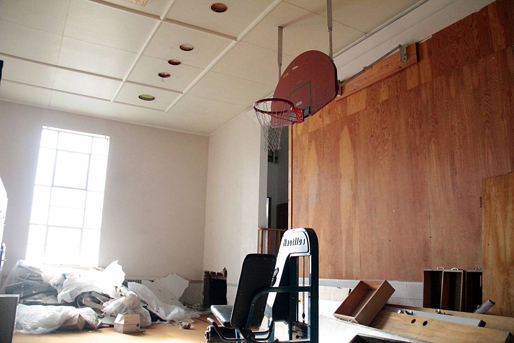 Basketball hoop